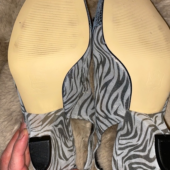 EUC ros hommerson shiny sparkle beaded grey zebra print comfort heels 7.5 - Picture 7 of 8